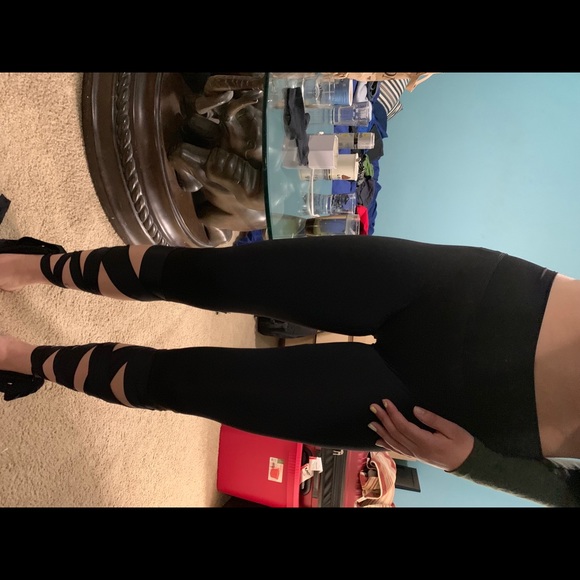 Tie Down Leggings - Picture 2 of 2